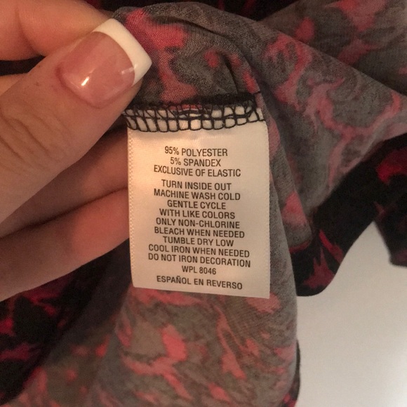 Sold @ consignment - Pretty top 😍 - Picture 5 of 5